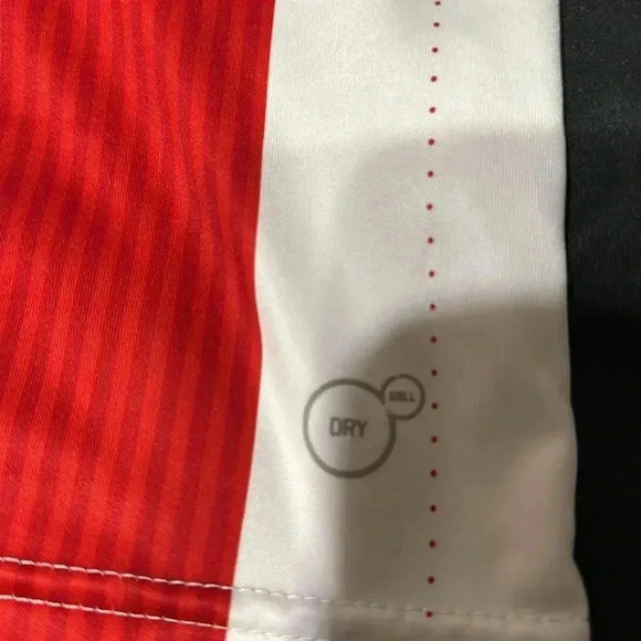 Chivas Guadalajara Jersey by PUMA - Picture 8 of 13